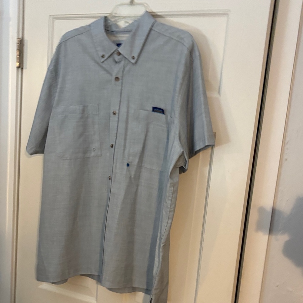Men's Light Gray Short Sleeve Shirt Lightweight